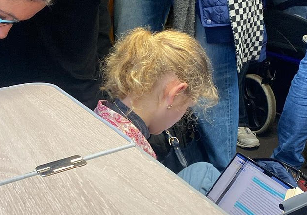 ���� �ٴڿ� �ɾ� ����Ʈ ���� ����������� 17�� ���ִ�