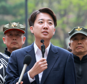 이준석 “‘성상납 받았다’며 자살 강요해 놓고 빅텐트? 금수의 마음”