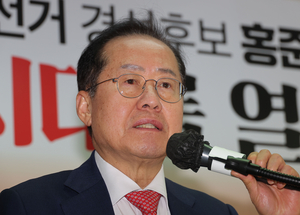 ‘눈물 그렁그렁’ 홍준표 “오늘 조기졸업, 내일 탈당” 정계 은퇴 선언, 김문수 ‘만류’