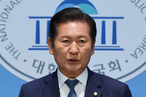 [속보]정청래, 민주당 대표 출사표…“이재명 정부 성공위해 신명 바칠 것”