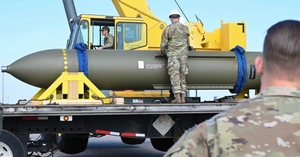 美 B-2, 이란 지하핵시설 포르도에 GBU-57 벙커버스터 투하 이유는?[정충신의 밀리터리카페]