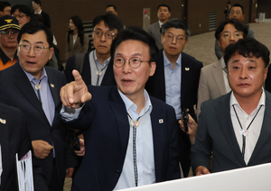 金총리 “주술같은 2천명 밀어붙이기 고통 너무 컸다…의대생 복귀, 큰 일보전진”