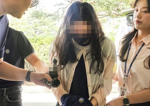 시험지 빼돌리려 학교 침입한 기간제 교사, 전교 1등 학생 학부모와 공모