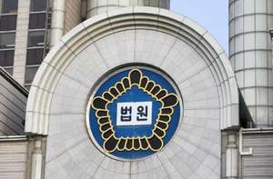 ‘협탁 위 폰 조심’…女 동료와 성관계 몰카 찍은 부산국제영화제 직원