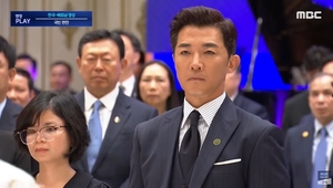 ‘한동석 회장님인가요?’ 청와대 만찬에 회장님들과 나란히 한 안재욱
