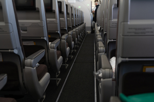 “아내인 줄 알았어요”…기내서 옆자리 12세 소녀 성추행한 남성의 황당 변명