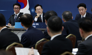 ‘李 대통령 업무보고, 어떻게 생각하십니까?’…여야, 정부 업무보고 놓고 공방