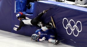 쇼트트랙 혼성계주, 미국과 충돌 불운에 메달 직전서 ‘눈물’