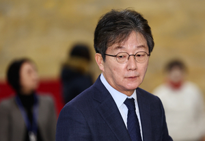 [속보]유승민 “국힘, 집안싸움에 자중지란”…경기지사 출마설 거듭 일축