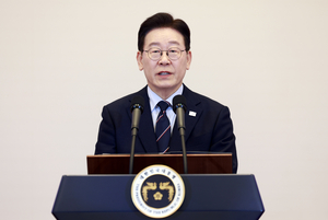 [속보]‘60%안팎’ 대통령 지지율 조명한 미국 언론 “투명성 추구하며 실질 성과 집중”