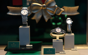 “한번 안아주세요” 20대 여성 요청에 안아줬더니 갑자기 증발해버린 ‘이 물건’[글로벌 이슈]