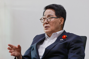 박지원 “대통령 일 잘한다고 까불지 말라는 경고 받은 것”
