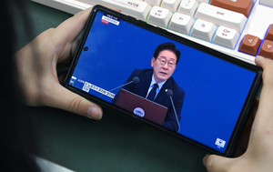 [속보]국민 51.9% “이재명 대통령 재판 재개 필요하다”-코리아정보리서치