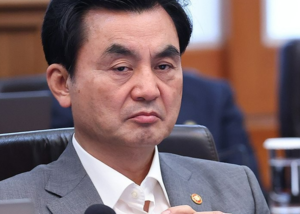 ‘안규백 사퇴’ 75.6% ‘병적기록부 공개’ 84.7%-개혁연구원