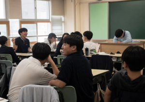 [속보]떠드는 중학생 5초 촬영한 교사…‘정서학대’로 담임배제