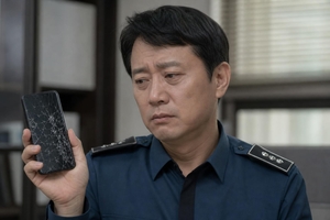[속보]여교사 몰카 시도 아들 폰 부순 경찰 아빠, 결국 불송치