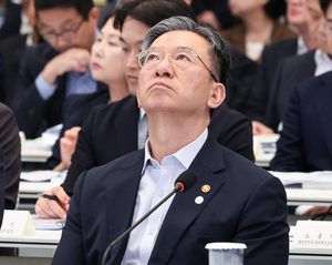 떠나는 법무장관의 작심 경고…“檢 개혁 부작용, 시행 전이라도 고쳐야”