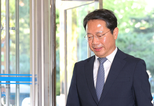 [속보]송영길도 언급…한동훈, 브로커와 제약 대표 간 문자 추가 공개
