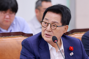 [속보]박지원 “호미로 막을걸 불도저로 막아...靑 인사 라인 책임”