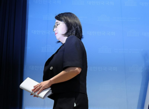 ‘대통령 지지율 하루 1%p씩 깎아먹은 사람?’…최진 원장의 용혜인을 보는 시각