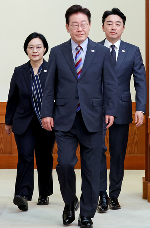 [속보]李대통령, 30대·서울서 ‘부정’ 70%넘어…전체 긍정은 35.8%-한길리서치
