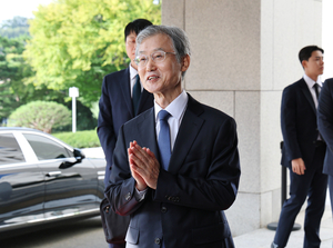 부친상 조의금 ‘봉투째’ 돌려준 조희대 대법원장