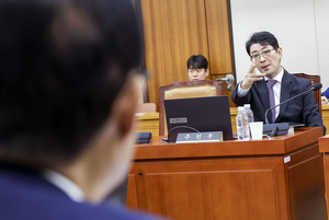 주진우 “北 감싸며 거짓말, 박지원·서영교 고발”