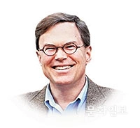 로버트 파우저 언어학자, 前 서울대 교수