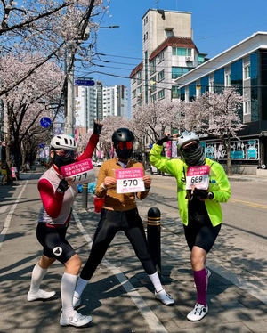 벚꽃 따라 달린 봄…강동구, ‘천호자전거거리 벚꽃 라이딩 챌린지’ 성료