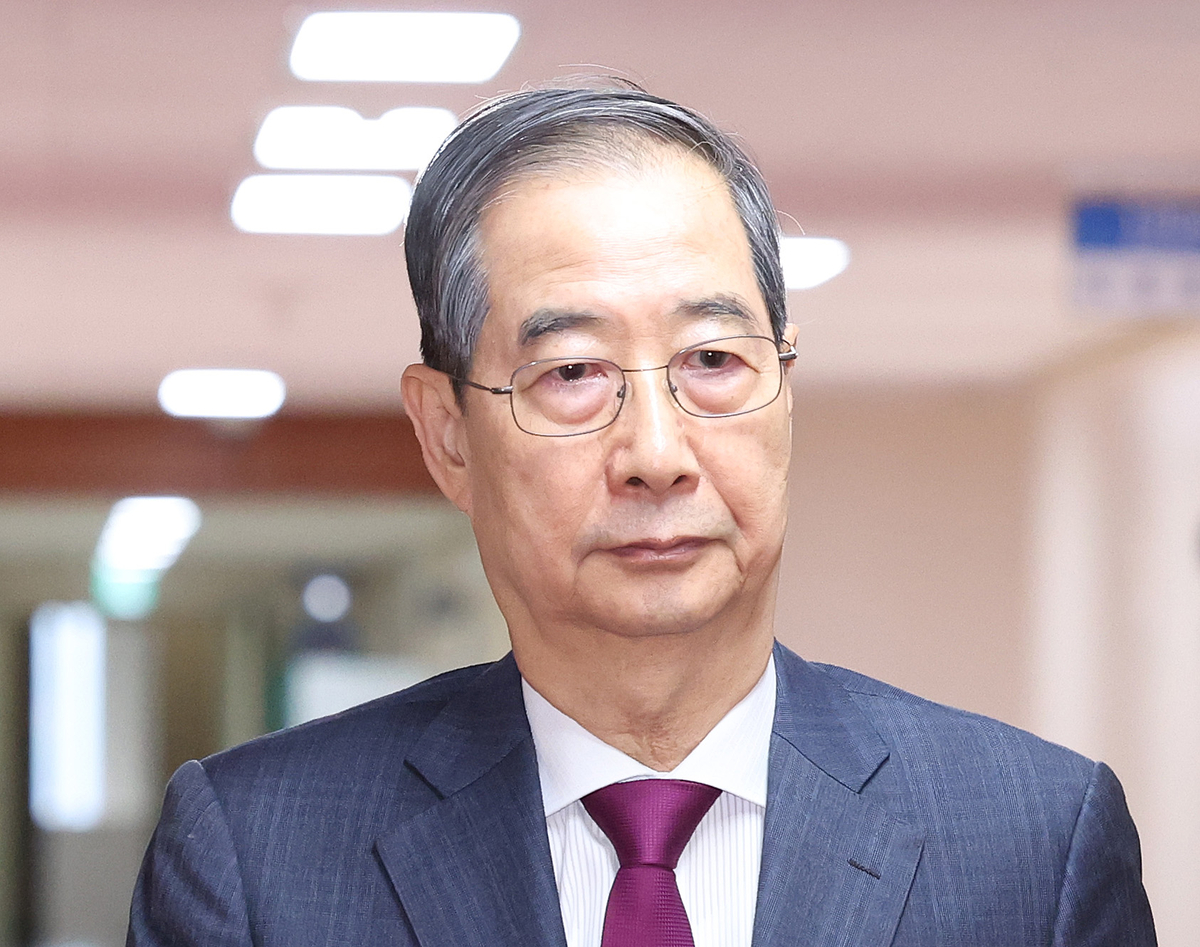 한덕수, 대선 출마 여부에 “노코멘트…아직 결정 안내려”