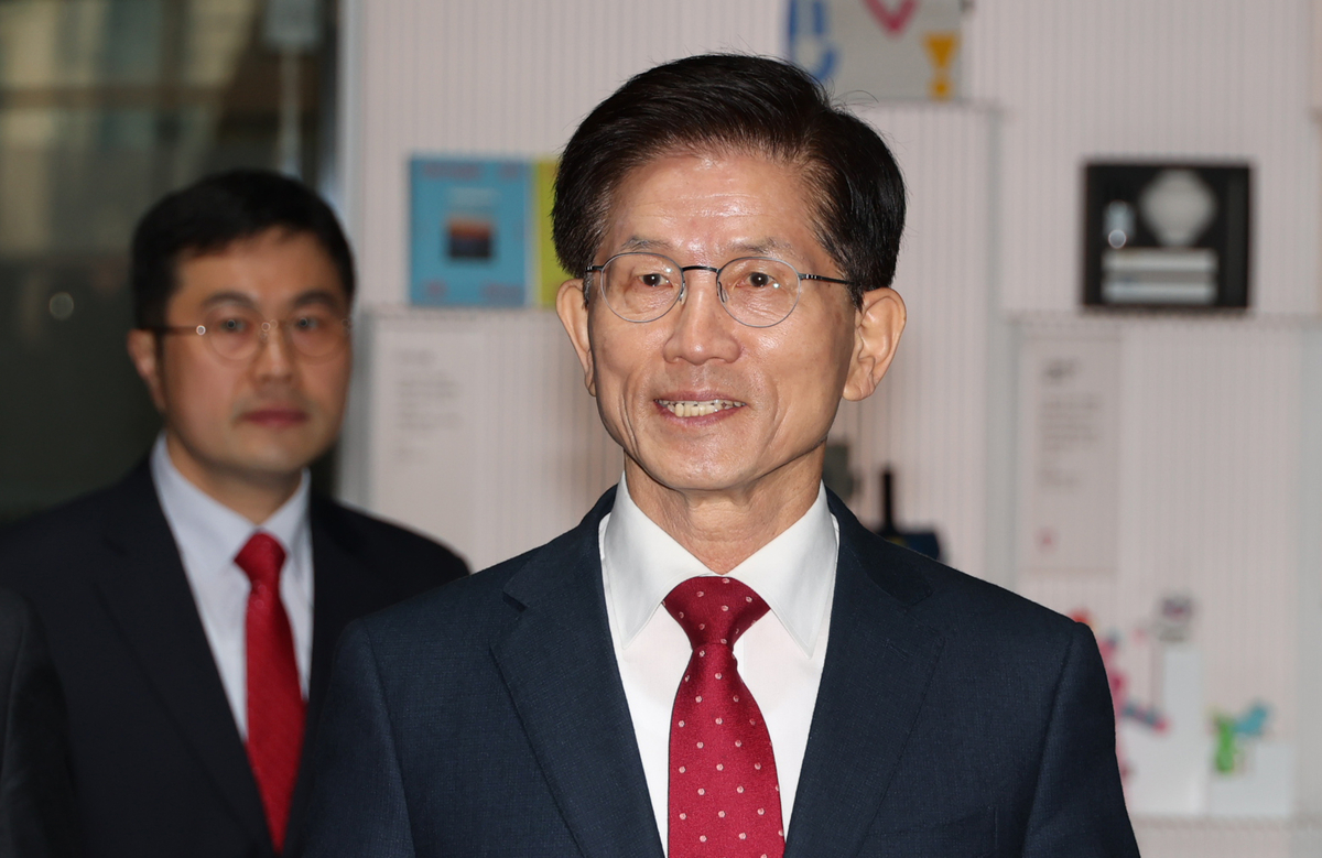 [속보]김문수 “65세 이상, 낮 시간대 버스도 무료승차” 공약
