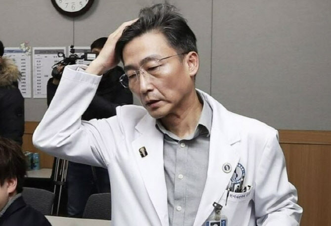 “문과 ×들이 해먹는 나라, 탈조선하라”던 이국종 결국…