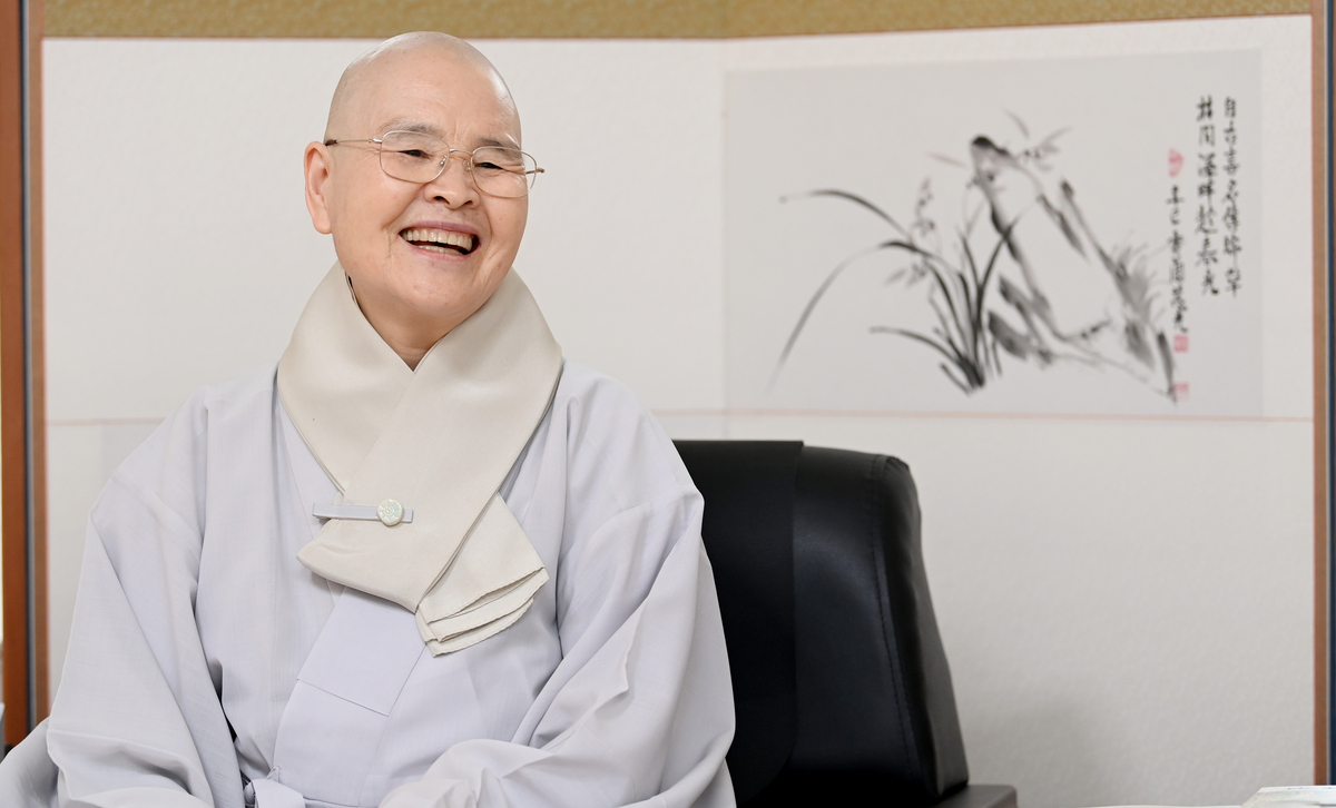 “듣고, 사유하고, 변화하라”… 경청·섬김 실천한 ‘여성불자들의 길잡이’[Leadership]