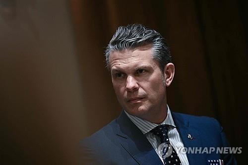 美국방, 아내·형 등 12명 ‘사적 채팅방’에도 후티반군 공습계획 공유
