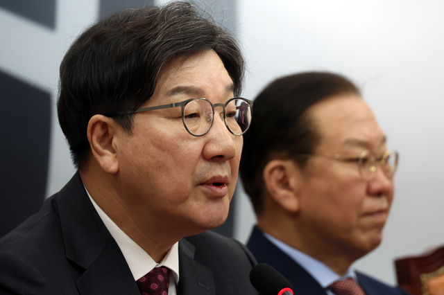 권성동 “민주, 한덕수 탄핵? 자신 있으면 하라”