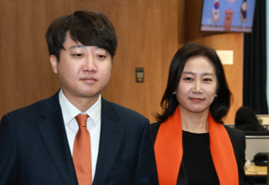[속보]“이준석, 윤석열과 닮았다” 허은아 탈당하며 출마 선언