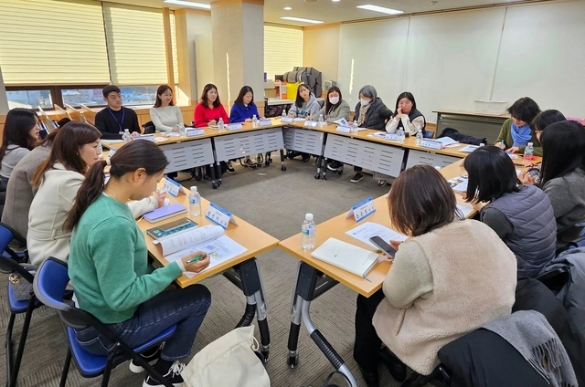 서대문구 지역사회보장협의체 고독사예방분과 회의가 진행되고 있다.서대문구청 제공