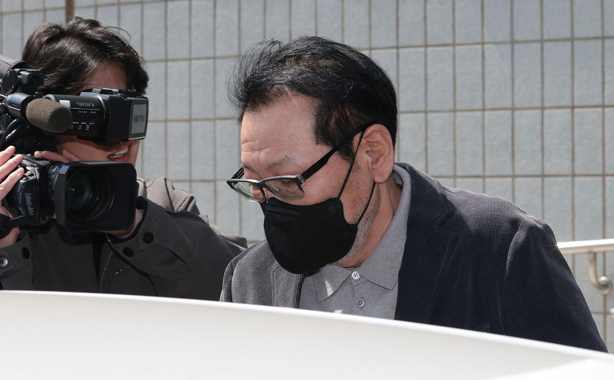 통일교 전 간부, 6000만원 다이아 목걸이 ‘김건희 선물’이라며 건진법사 줬다