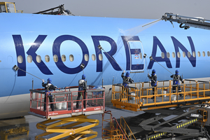 항공기도 ‘봄맞이 샤워’