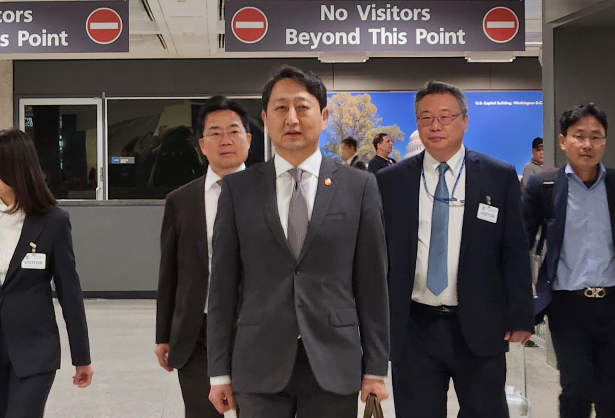 오늘 한·미 2+2 협의… 안덕근 “상호관세 철폐 역점”