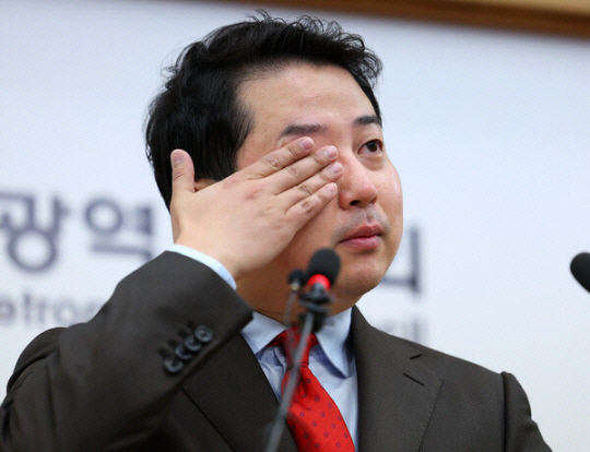 장예찬, 국민의힘 복당 신청…부산 수영 현역 정연욱 “주민모독”