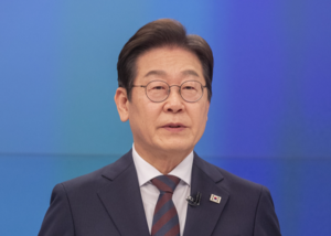 이재명, 3자 대결서 49%…한덕수·홍준표가 29%로 격차 가장 적어