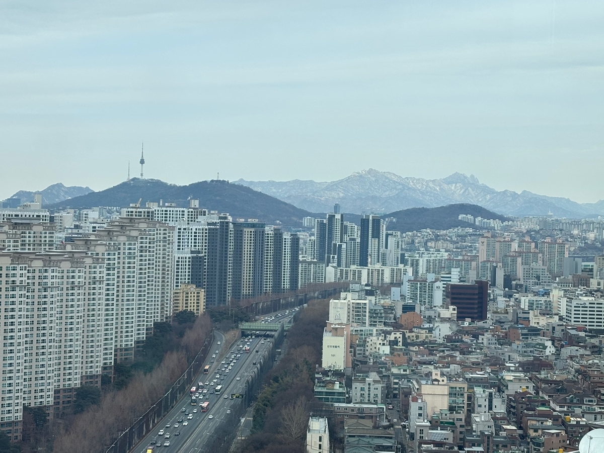 “집만 보는데 돈 내라고?” 공인중개사 ‘임장비’ 추진 논란