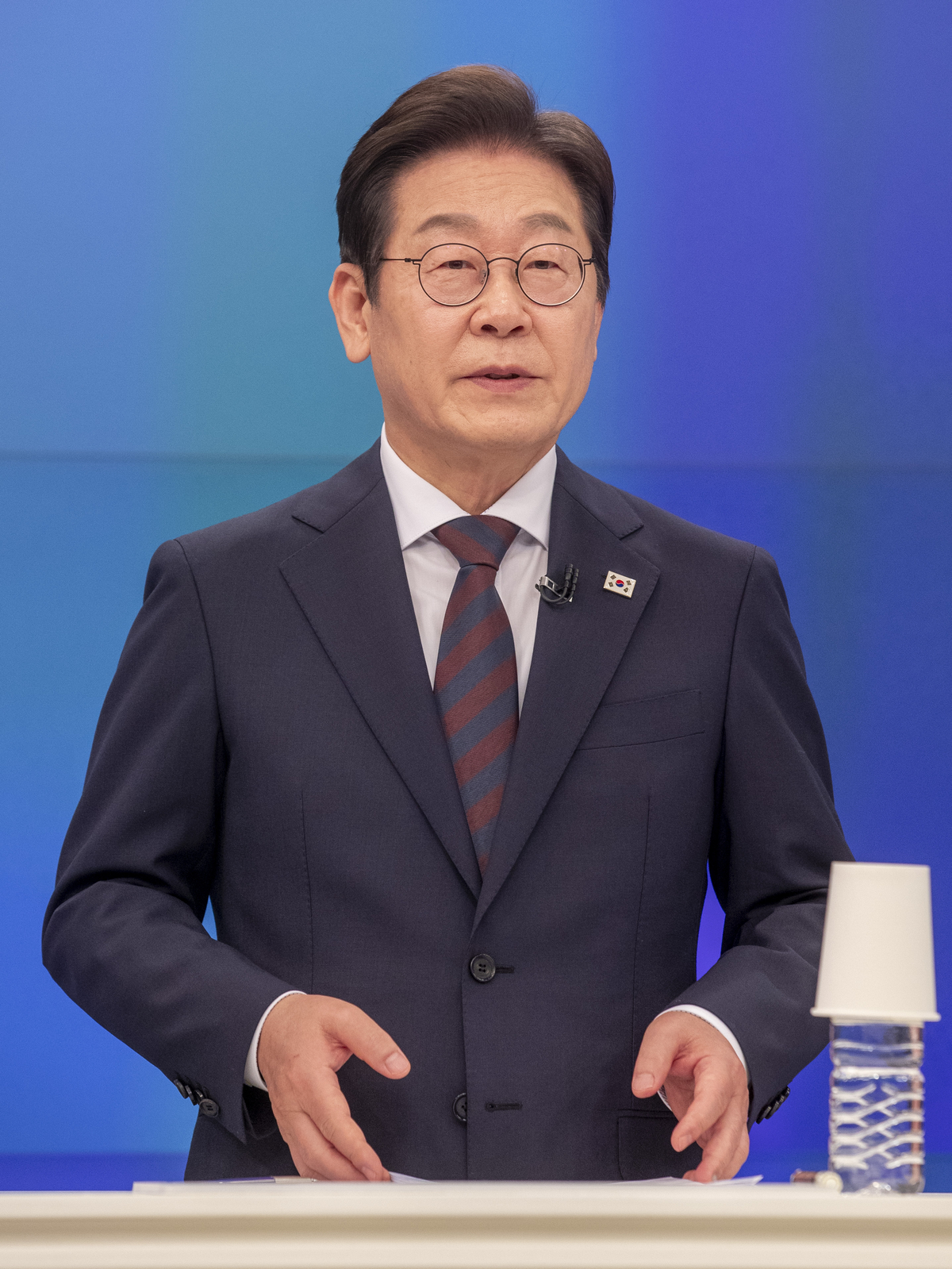 이재명, 3자 대결서 49%…한덕수·홍준표가 29%로 격차 가장 적어