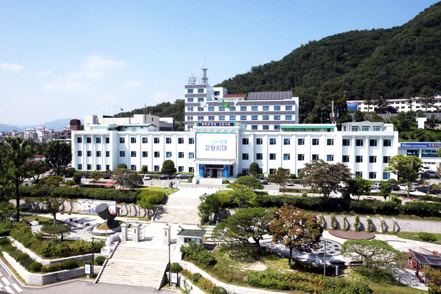 강원도청 전경.