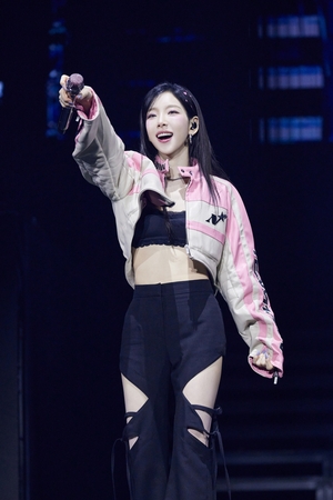 태연, 첫 마카오 단독 콘서트에 2만 팬 열광