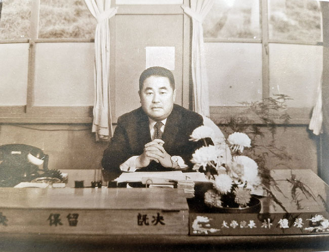선행 연구 거의 없던 주제 논문작성 격려… 지금도 혜안 느껴져[그립습니다]