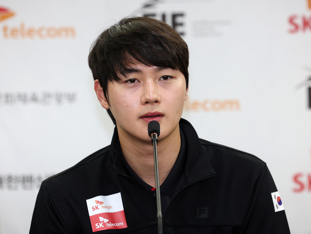 오상욱이 30일 서울 송파구 올림픽파크텔에서 열린 2025 서울 SK텔레콤 국제그랑프리선수권대회 미디어데이에서 각오를 말하고 있다. 뉴시스
