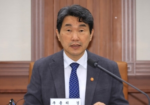 교육부 장관 두번에 대통령 권한대행…33일간 국정 맡을 이주호는 누구?