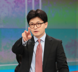 [속보]한동훈 “이 개싸움 감당할 사람 저 뿐”…대구서 손편지